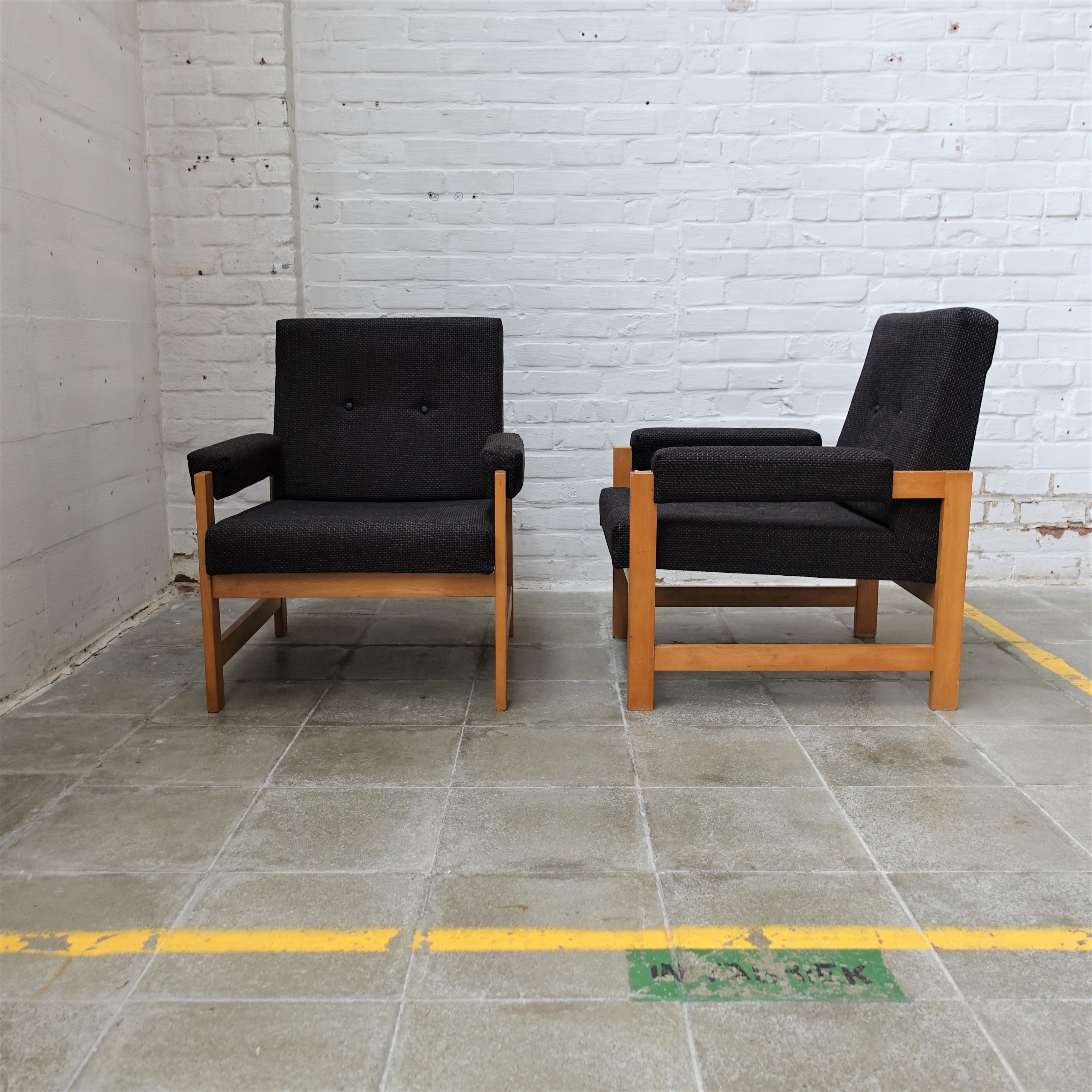 Set of 2 midcentury upholstered chairs | Bold Design